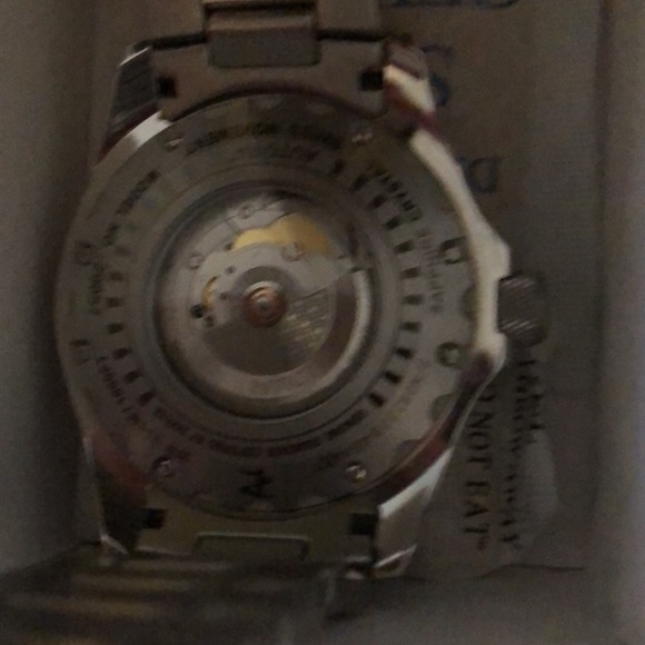 INVICTA GRAND DIVER DIAMOND BEZEL NEW IN BOX-.75 CARAT (RESERVE) AUTOMATIC NH-35 - Picture 4 of 7
